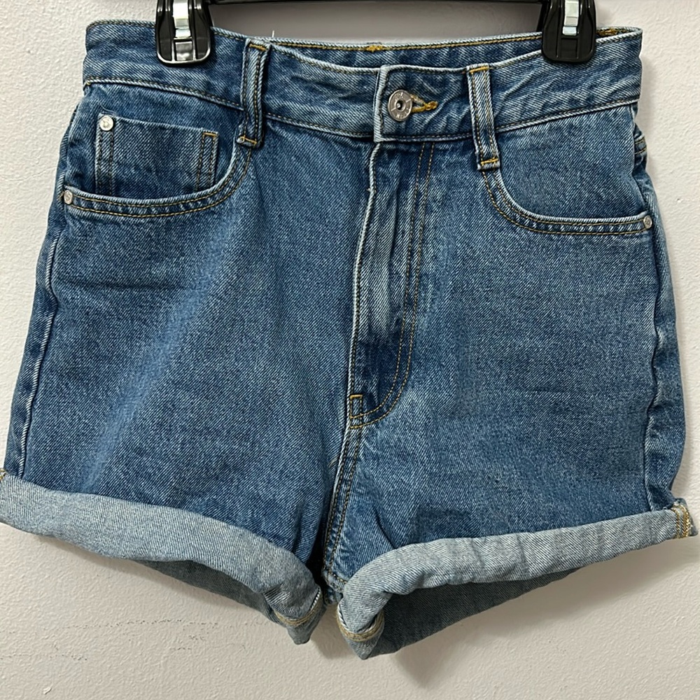 Zara blue denim shorts. Can be worn rolled or unrolled.